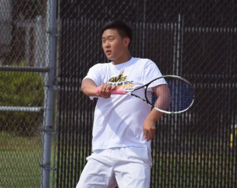 Varsity B tennis team flies to coaches classic