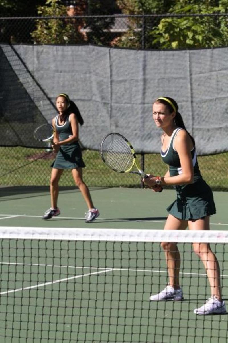 Girls gold tennis wraps up season