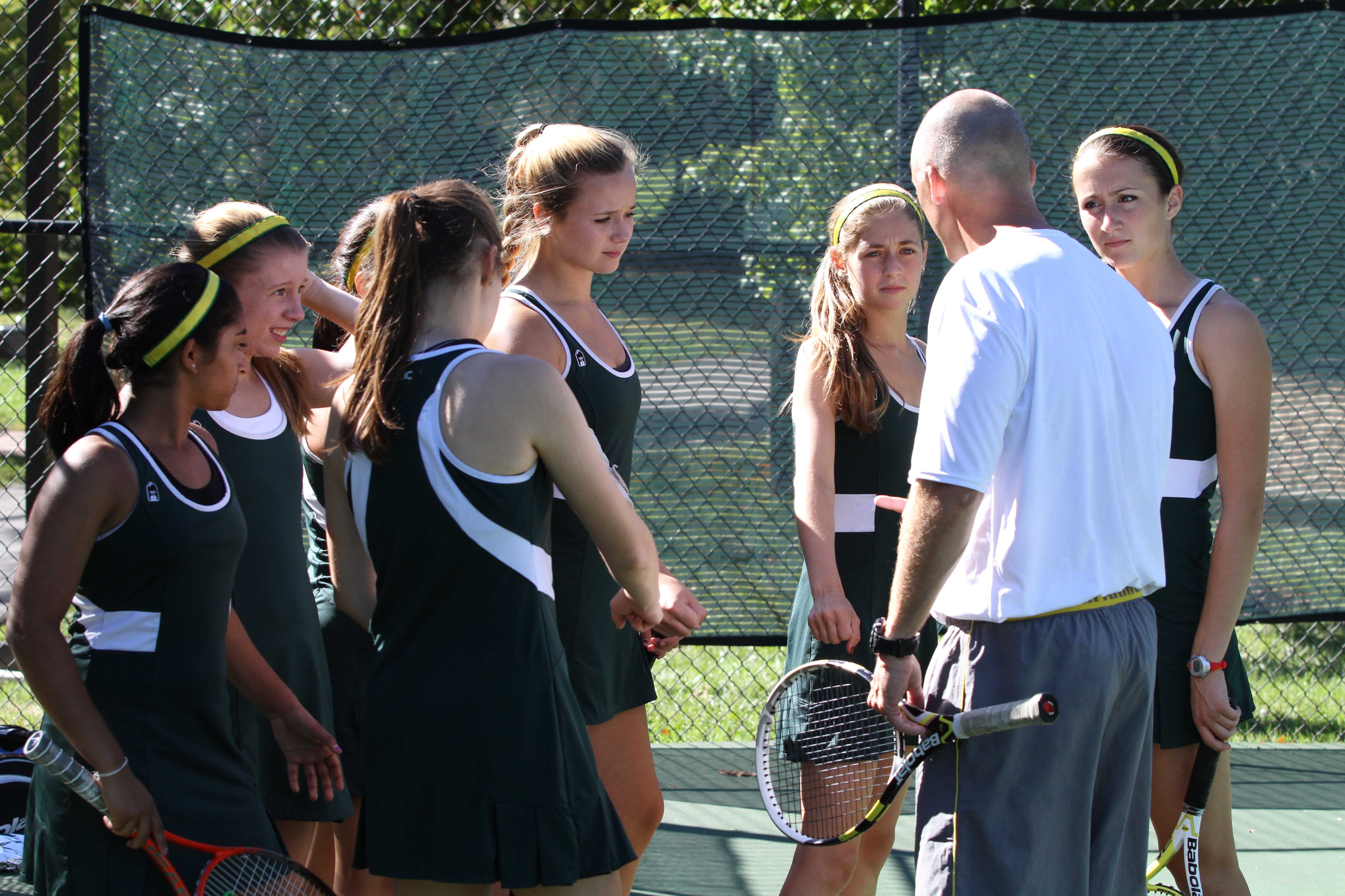 Girls gold tennis wraps up season