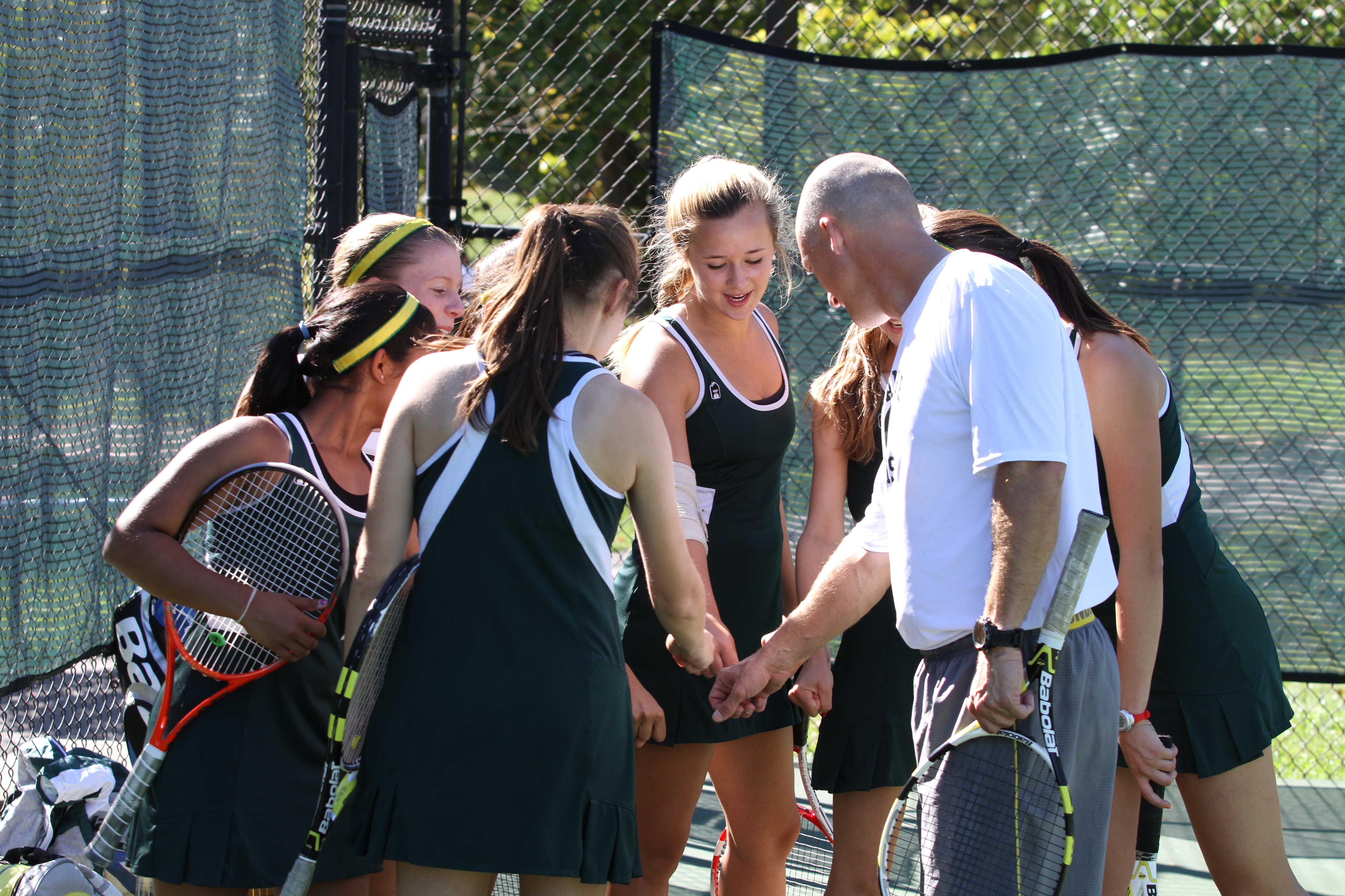 Girls gold tennis wraps up season