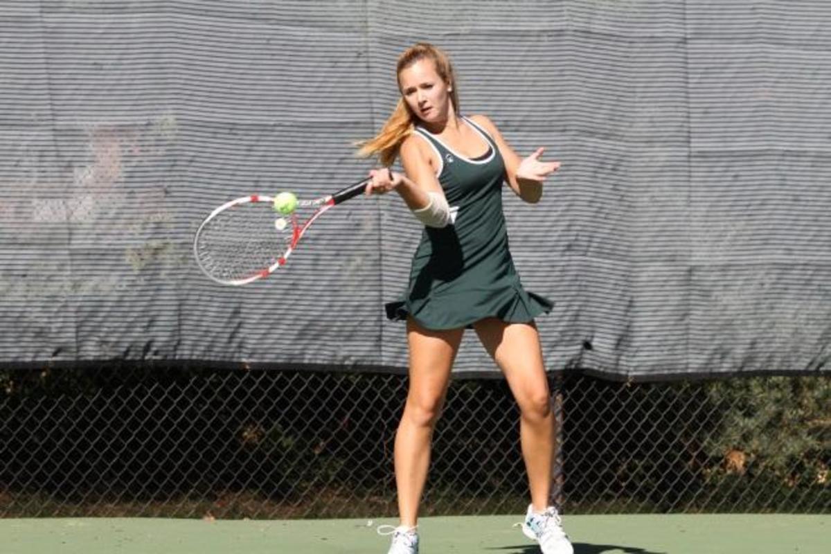 Girls gold tennis wraps up season