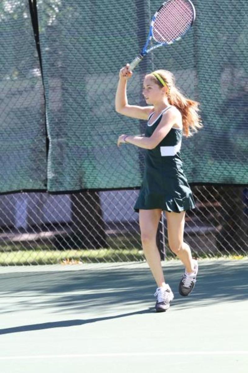 Girls gold tennis wraps up season