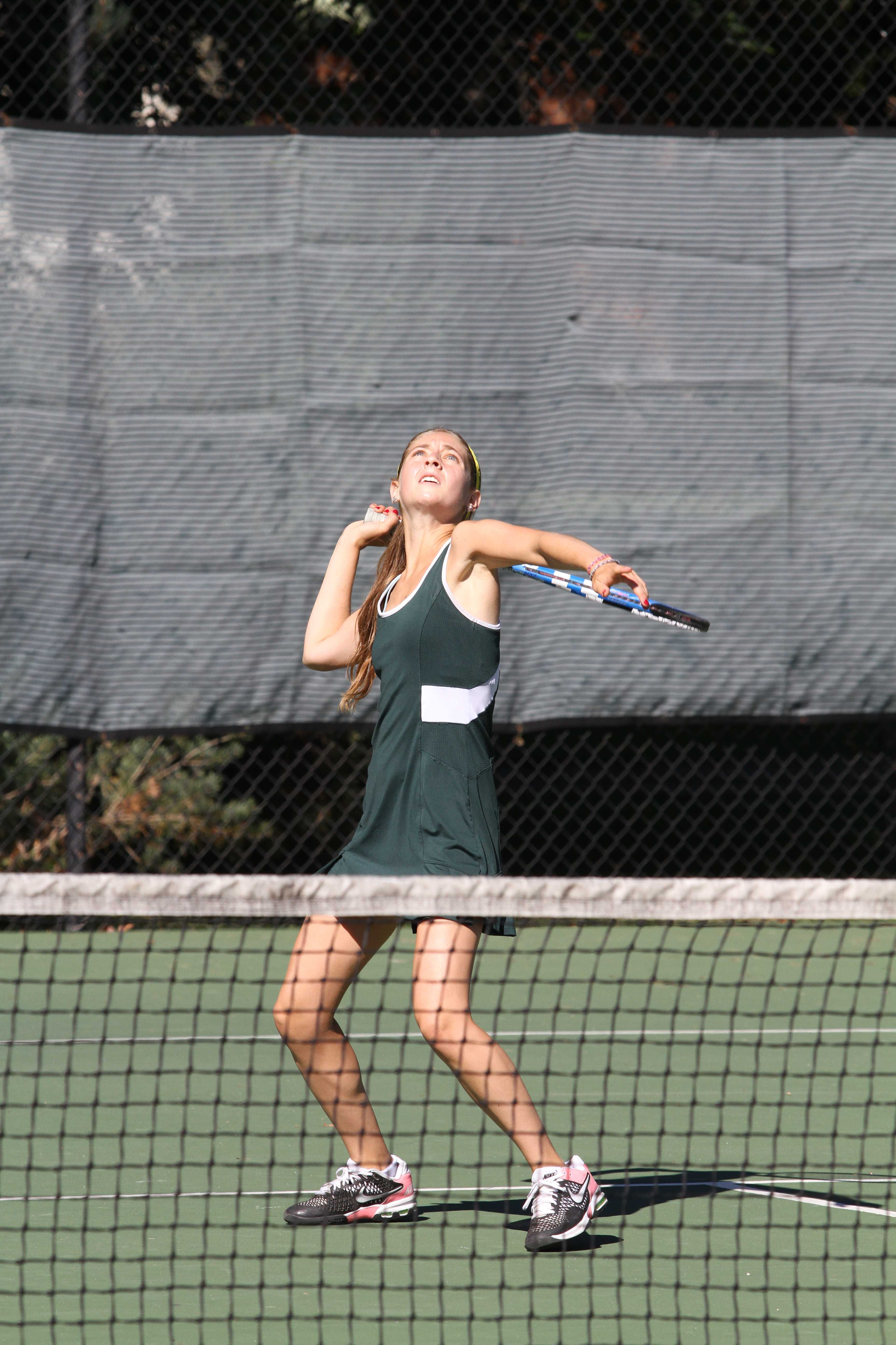 Girls gold tennis wraps up season