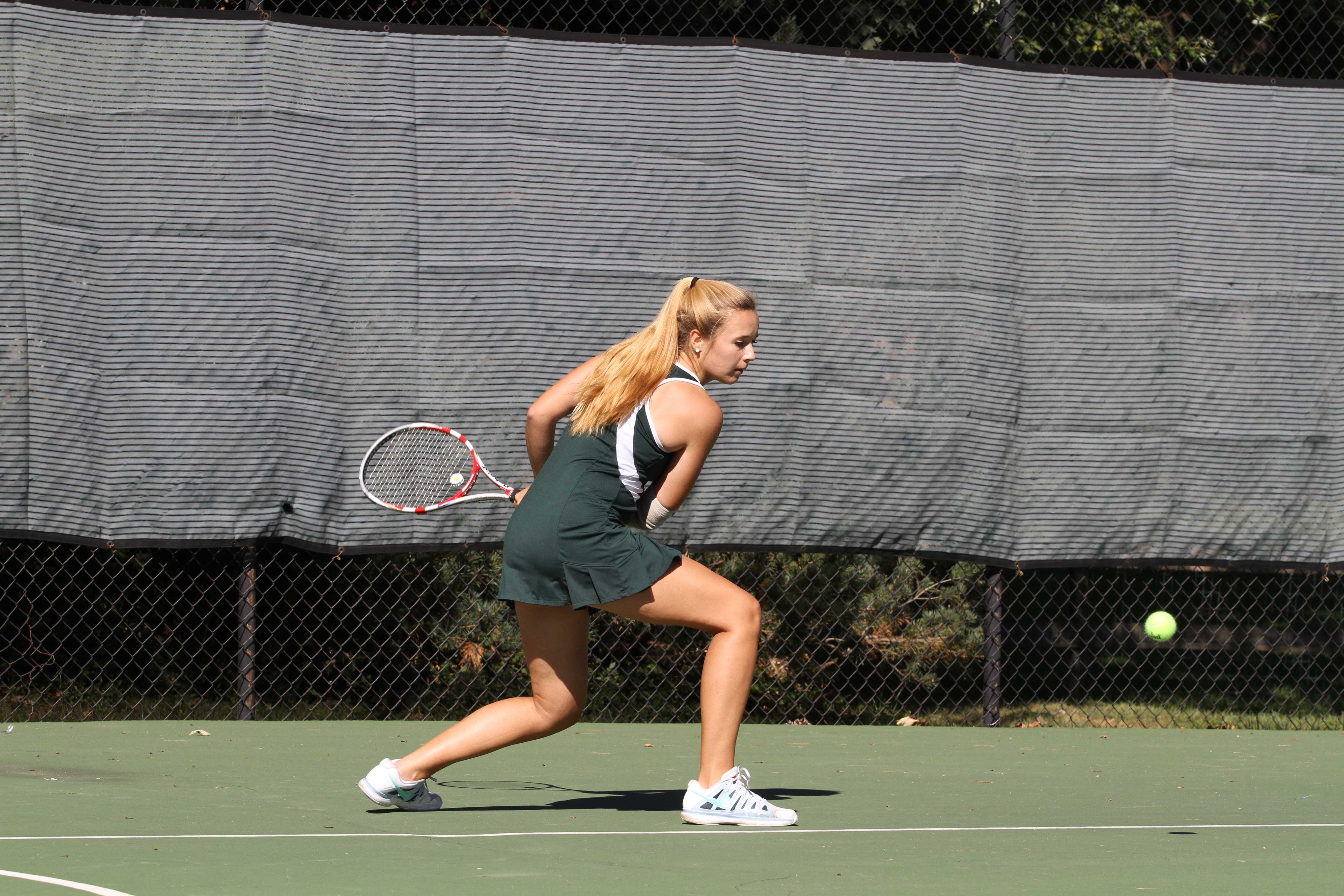 Girls gold tennis wraps up season