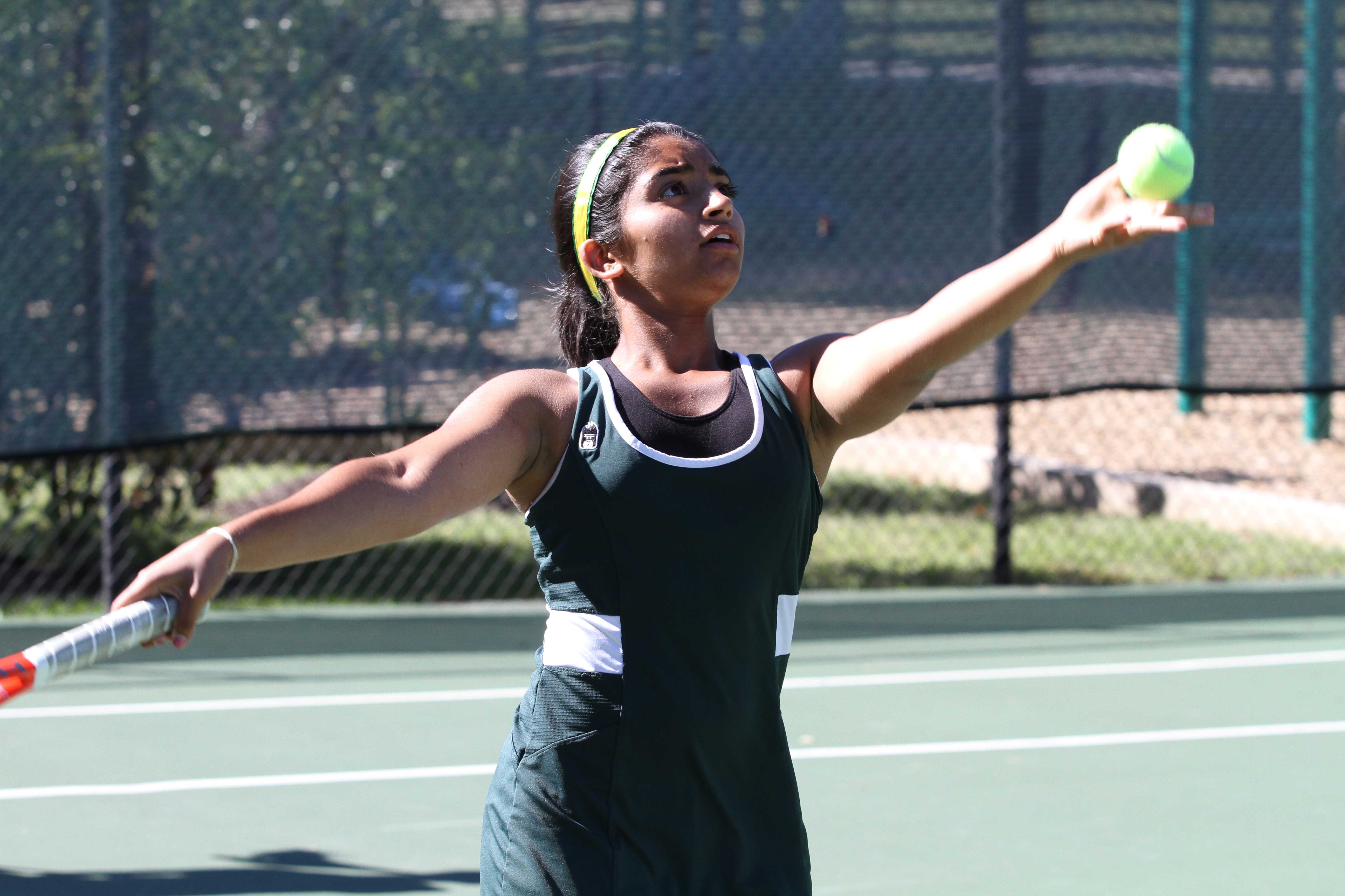 Girls gold tennis wraps up season