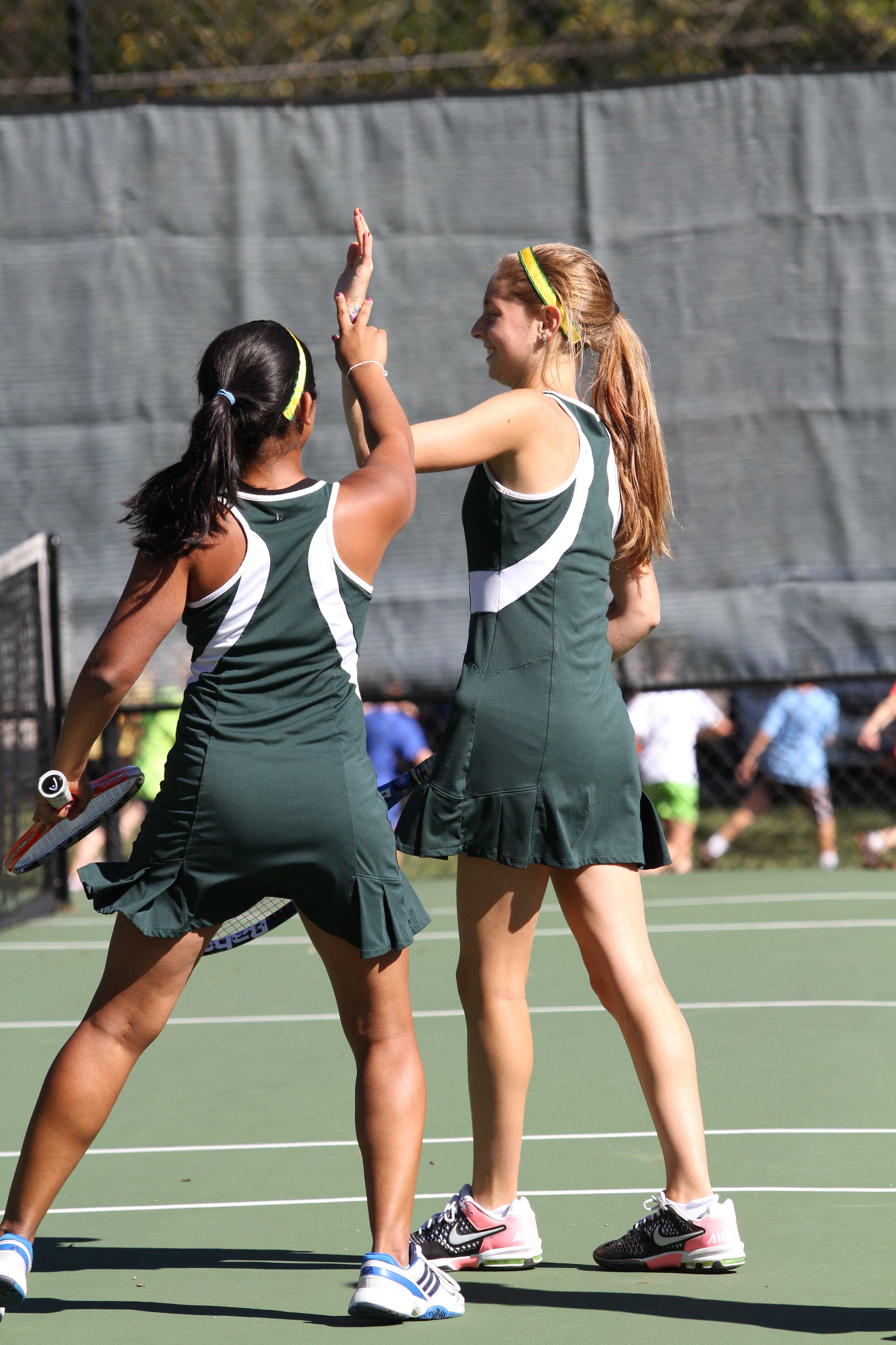 Girls gold tennis wraps up season