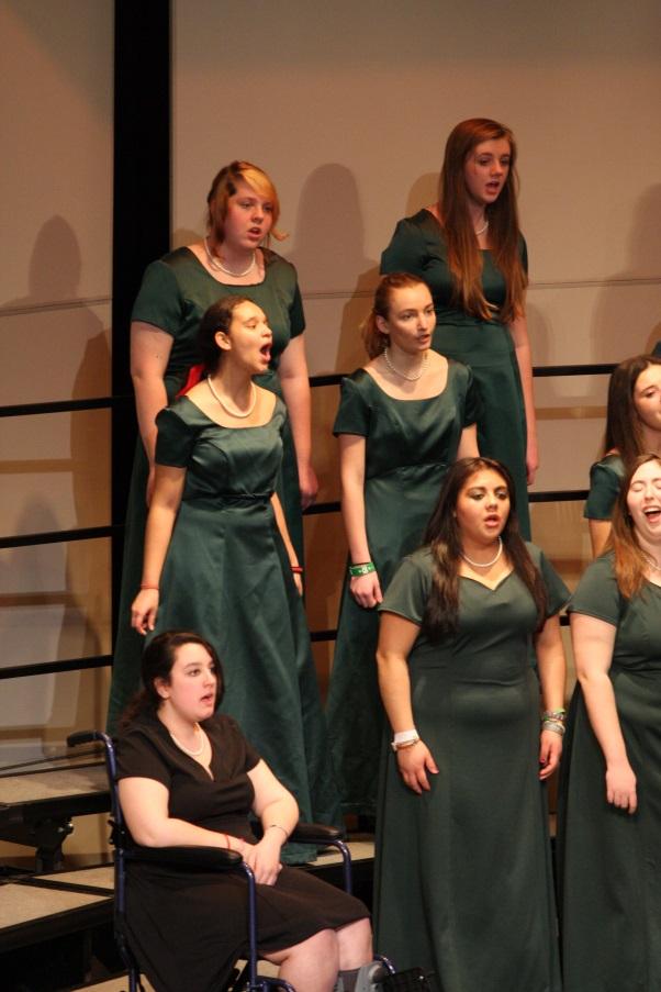 Sycamore’s choir spreads cheer as winter draws near