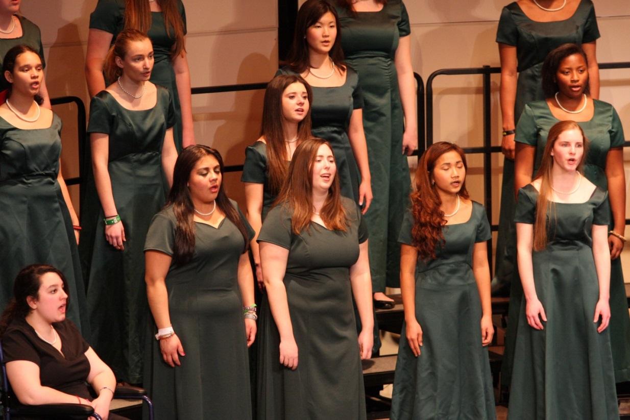 Sycamore’s choir spreads cheer as winter draws near