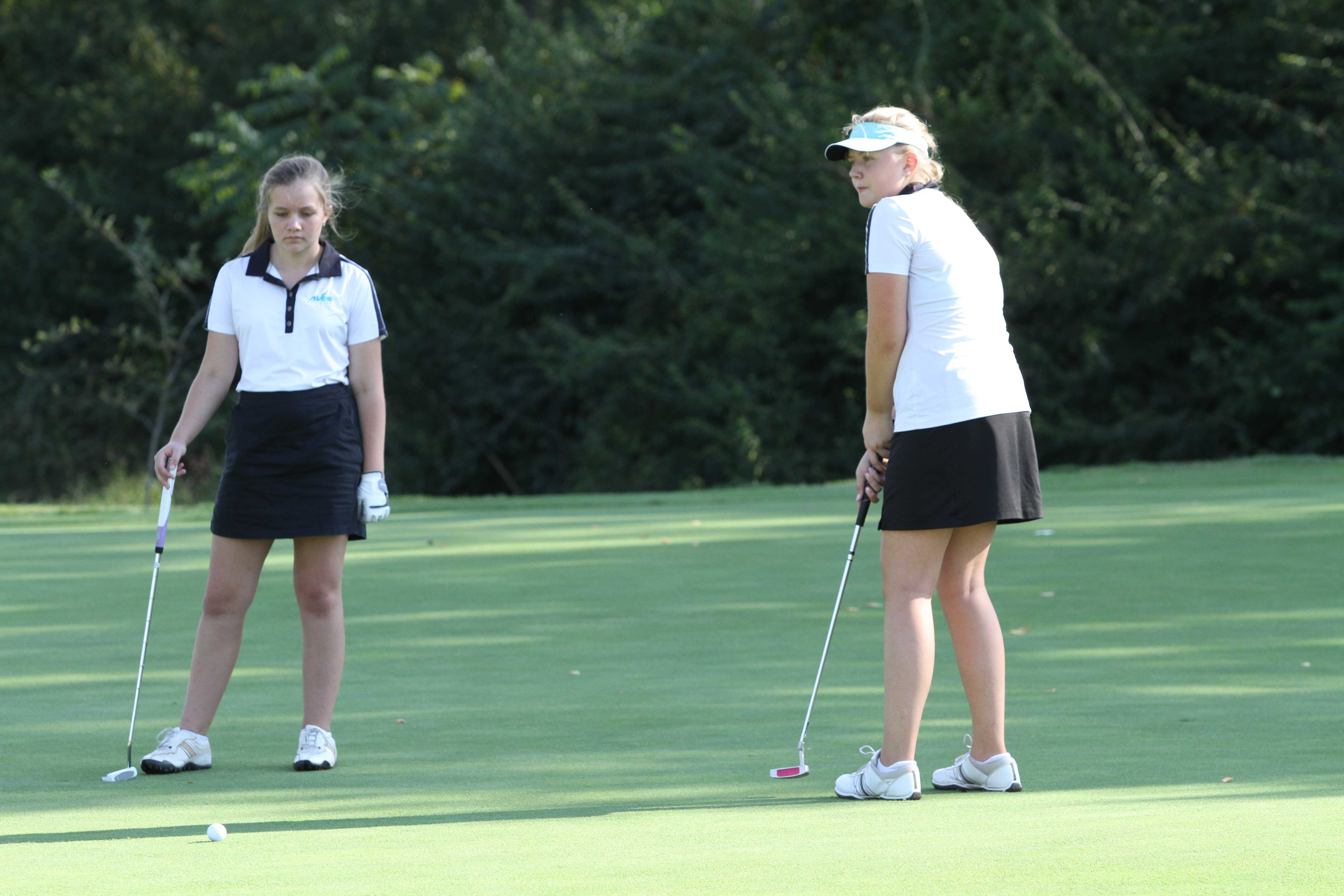 JV girls golf makes way through season