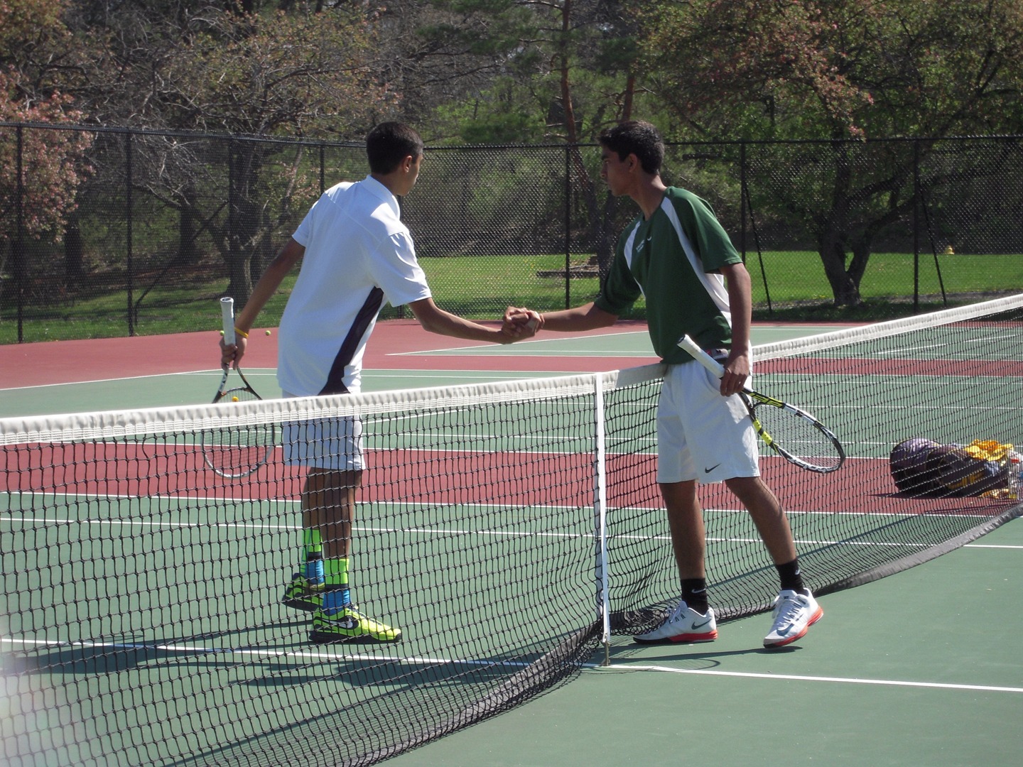 Varsity Gold tennis continues strong season 