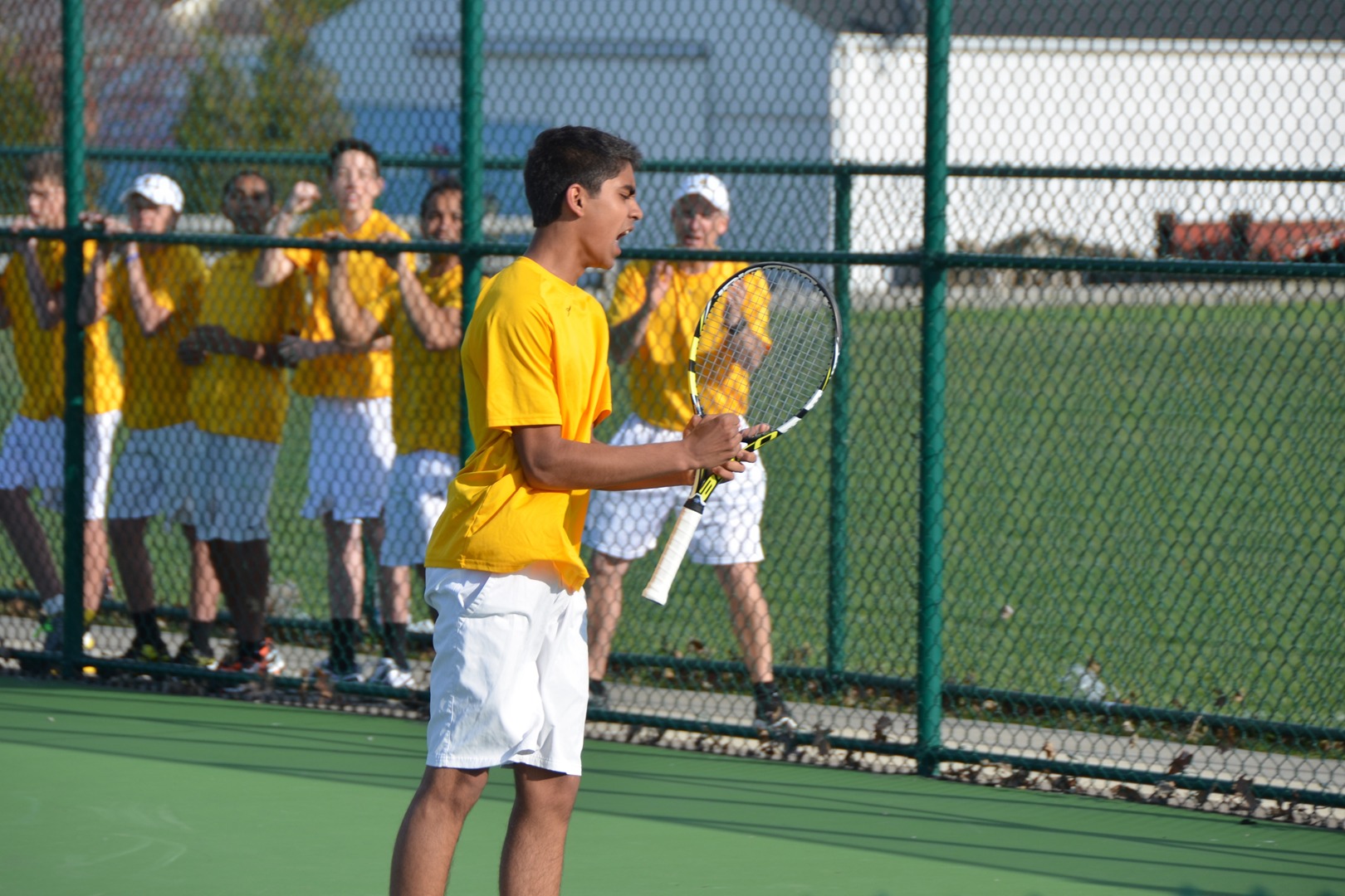 Varsity Gold tennis continues strong season 