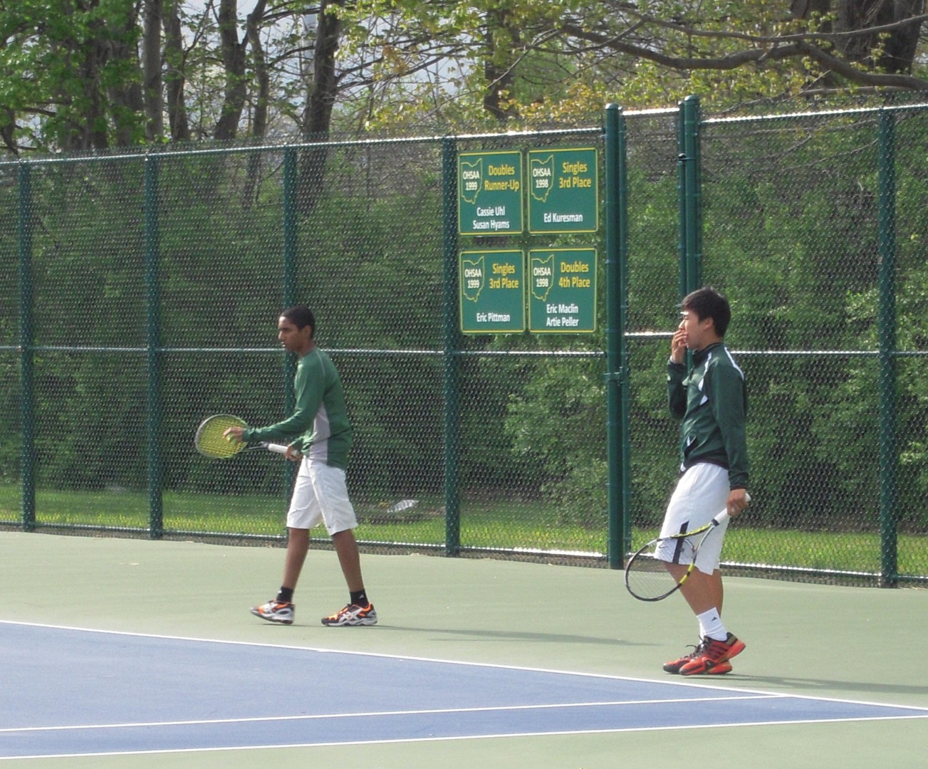 Varsity Gold tennis continues strong season 