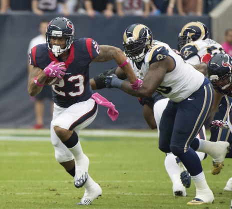 Running back Arian Foster recently admitted to accepting money while playing for his colleges football team. Player’s do not normally make money while in college due to their tough schedule. Some teammates have gone against their coaches wish and have accepted money during their college career. 