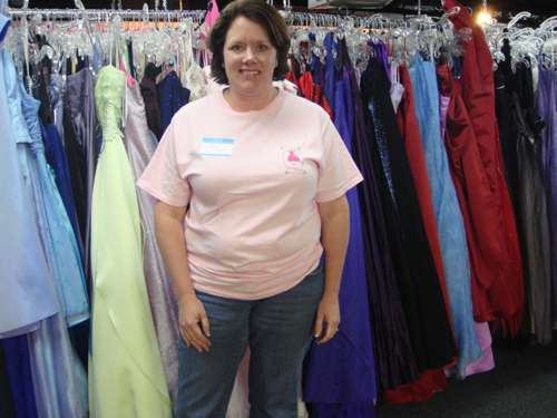 SHS mom, Karen Rickert, volunteers at Kenzie’s Closet once a week. She has been a personal shopping assistant for the past eight years. The boutique is located in O’Brynville.