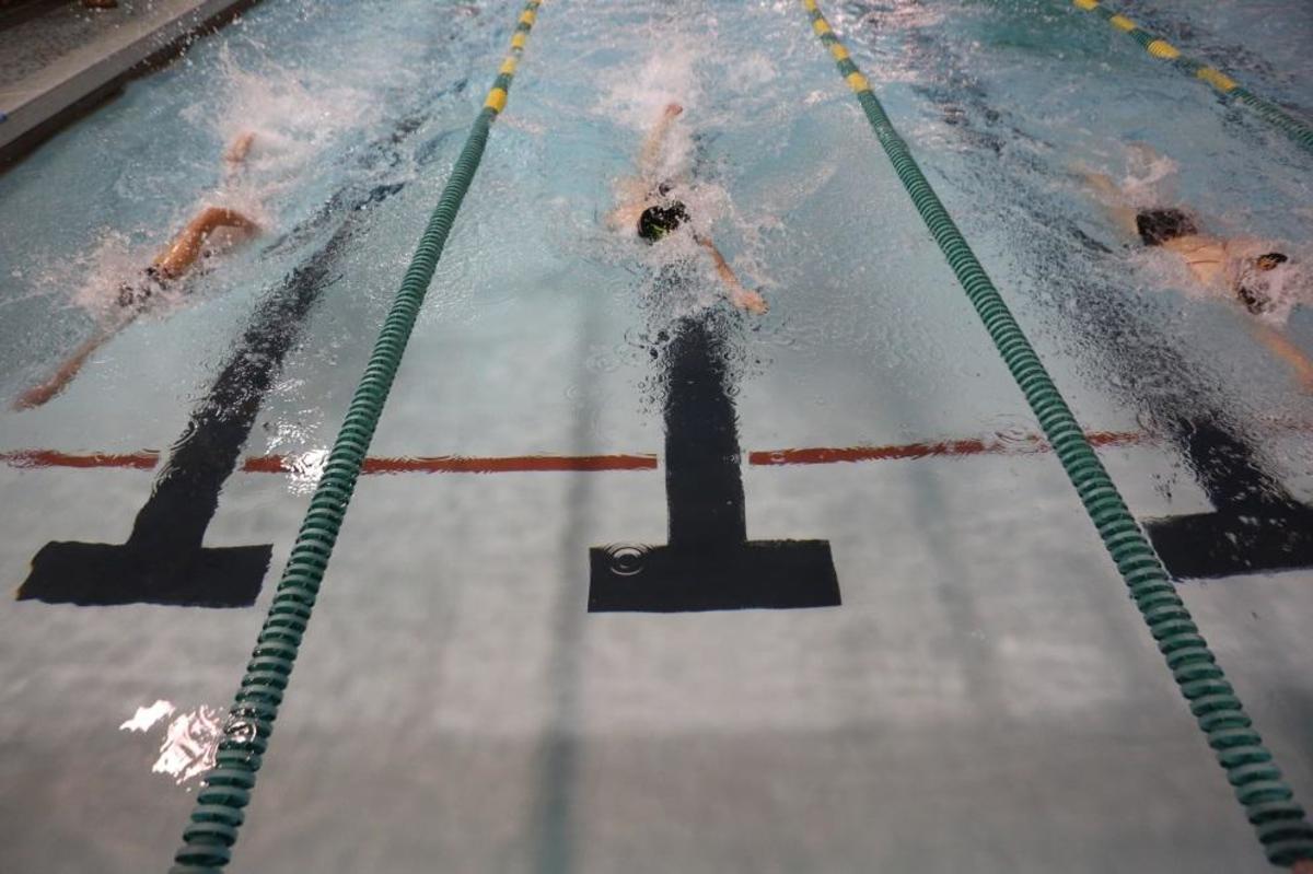 Swimmers showcase talents throughout the season