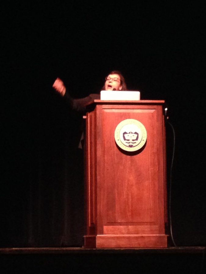 Author+Sonia+Nazario+gives+a+lecture++on+her+book+and+immigration+on+Tues.+Nov.+3+at+Mt.+St.+Joseph+University.+Freshmen+at+the+university+read+the+book+in+English%2C+over+the+summer+and+they+brought+Nazario+to+their+campus.+Nazario%E2%80%99s+book%2C+%E2%80%9CEnrique%E2%80%99s+Journey%2C%E2%80%9D+won+the+most+prestigious+journalism+award+in+the+Pulitzer+Prize.+Photo+credit%3A+Ms.+Meredith+Blackmore.%0A