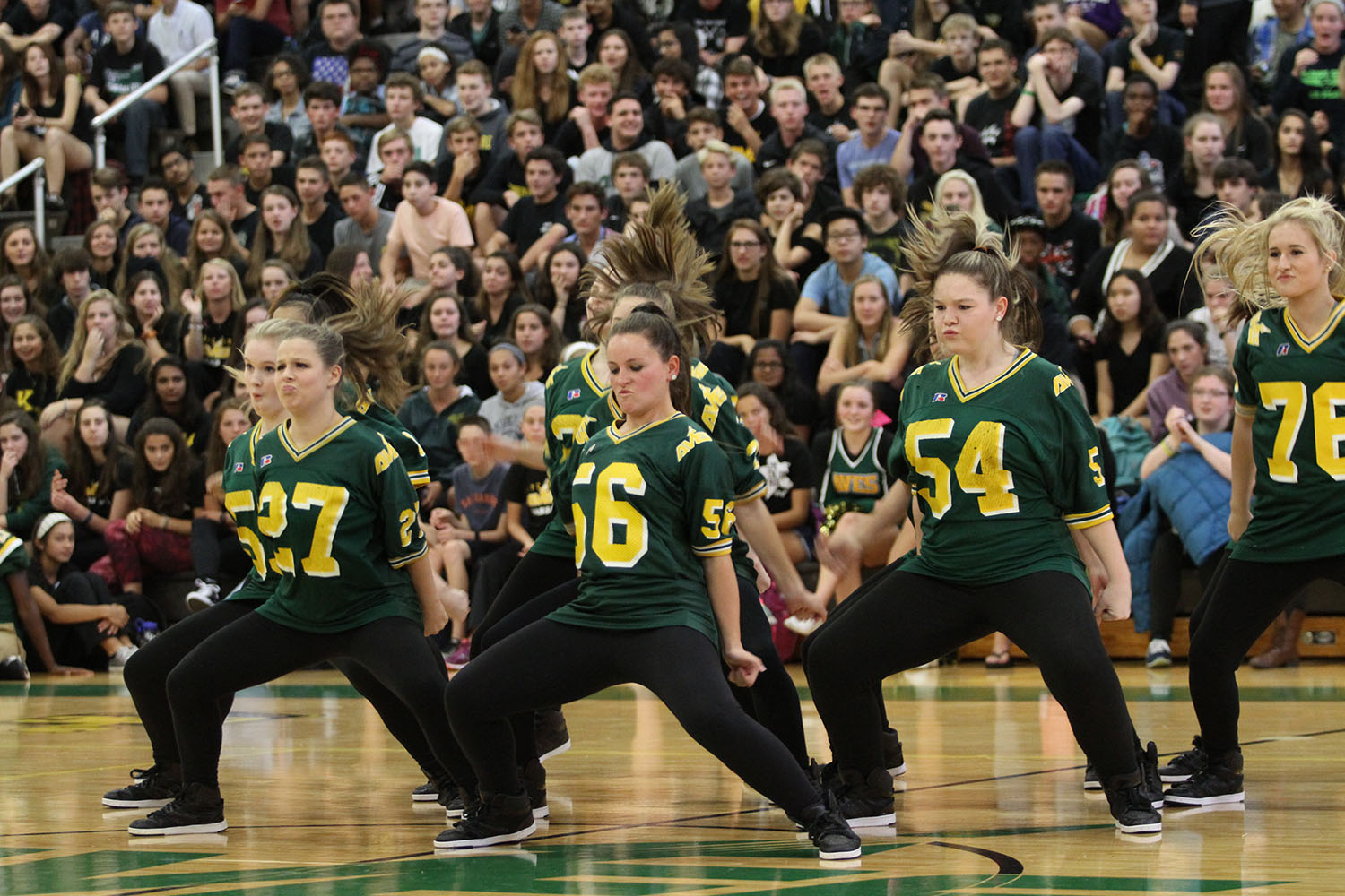 Flyerettes appear in pep rally