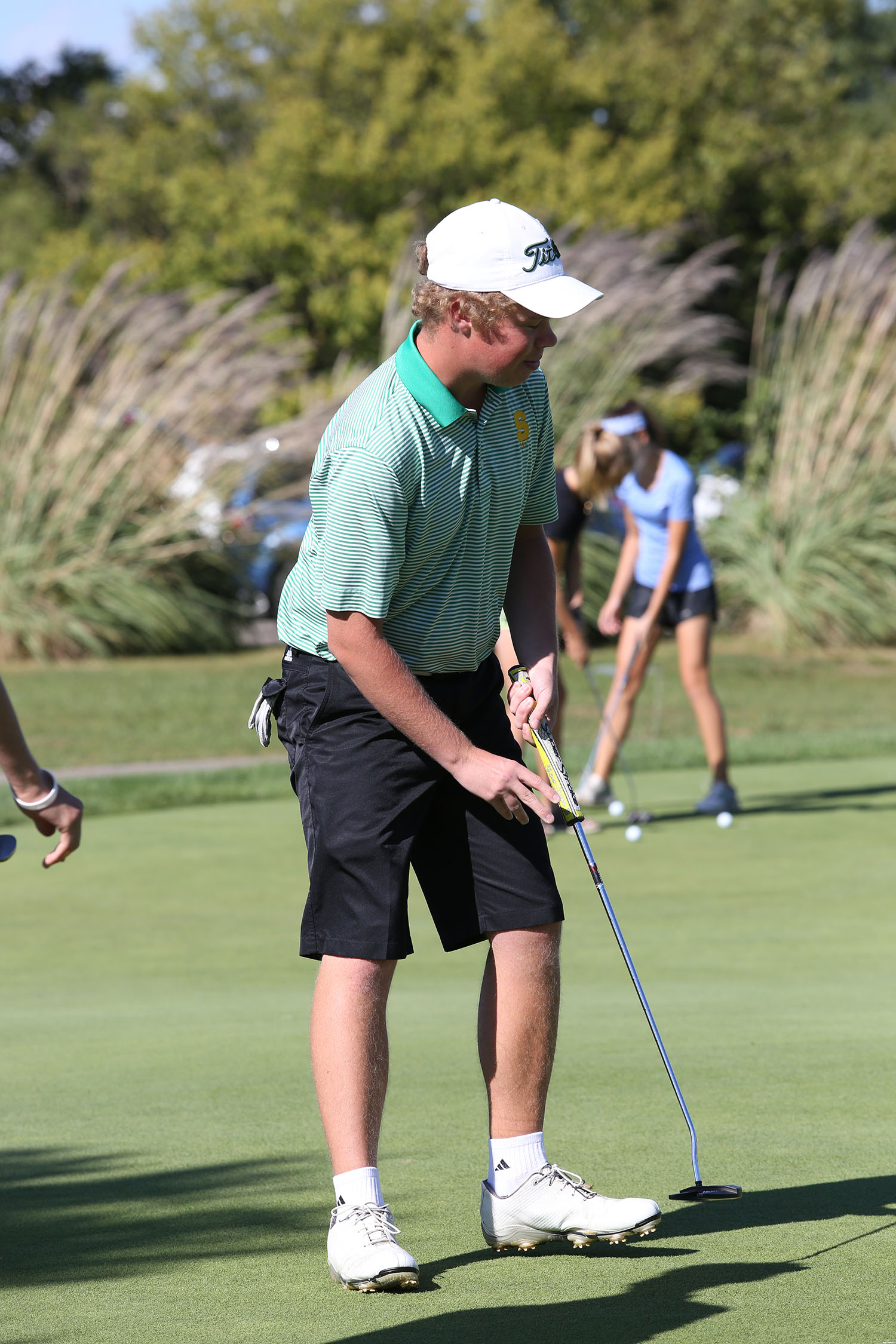 Varsity golf swings into season