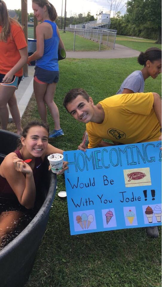 Students amaze with creative HOCO proposals