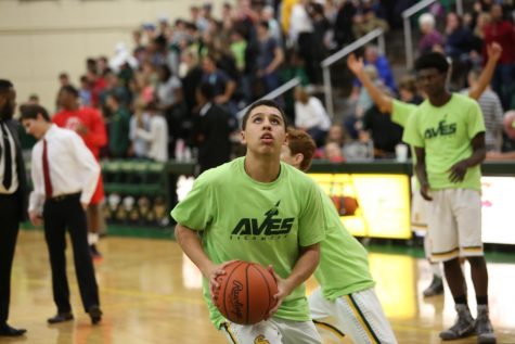 Boys basketball shoots high for new season