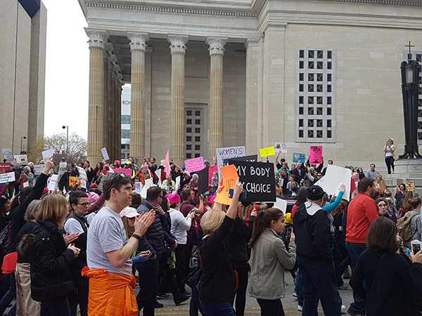 LOUD AND PROUD. Marchers crowd the streets during the Women’s March in Cincinnati. The nationwide Women’s March on Washington featured sister marches in cities, and in total, around 2.6 million people rallied for their rights.