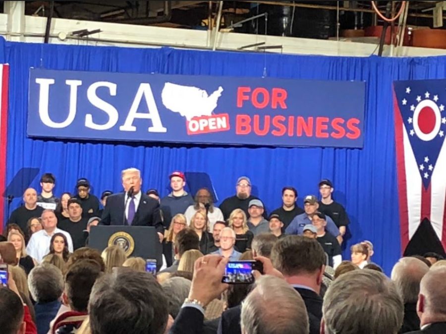 Trump speaks to crowd of supporters