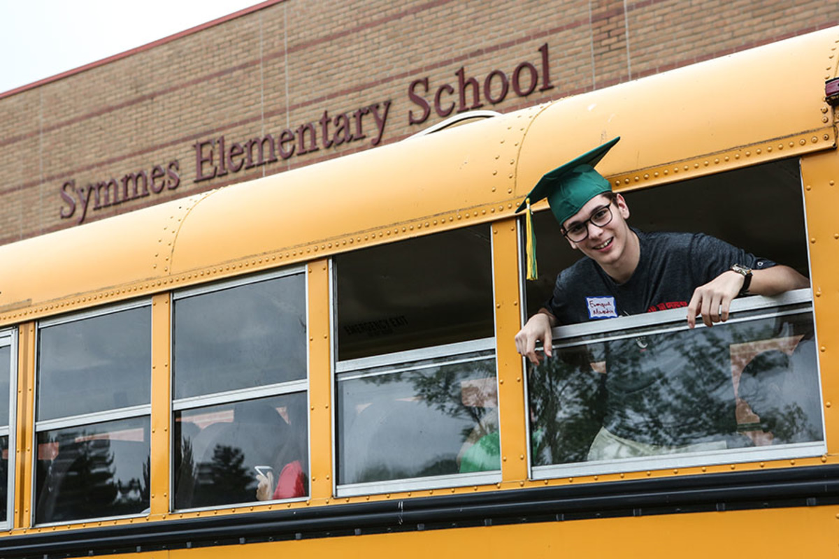 Seniors visit elementary schools
