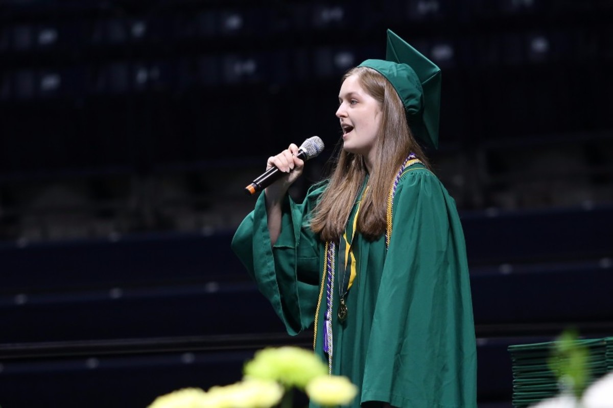 Seniors soar through graduation