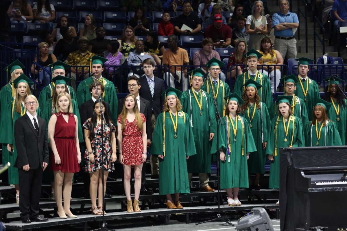 Seniors soar through graduation