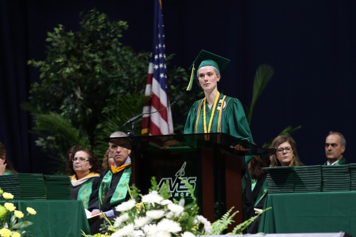 Seniors soar through graduation