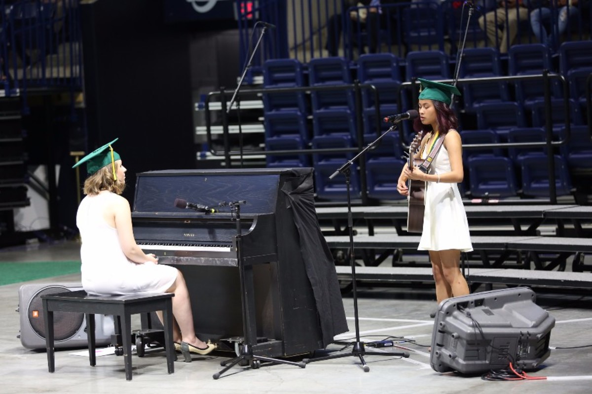 Seniors soar through graduation