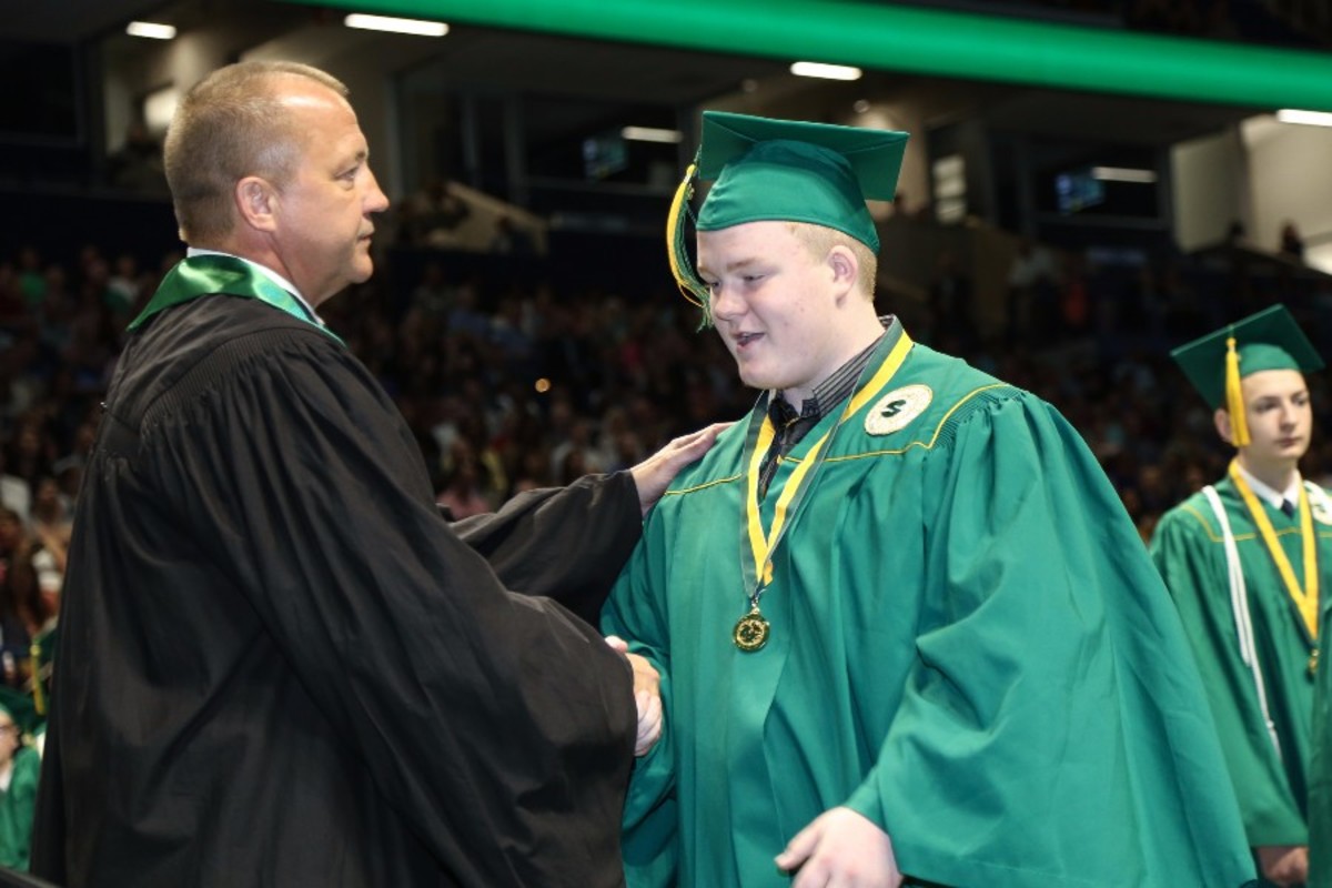 Seniors soar through graduation