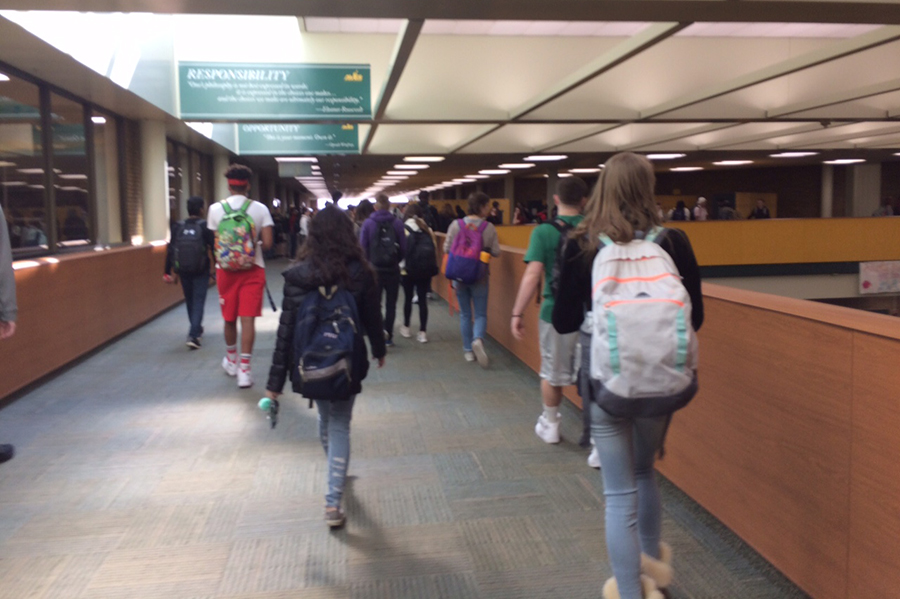 WHEN THE BELL RINGS. SHS students arrive at school. With first bell beginning at 7:20 a.m., SHS currently has a start time similar to the former start times of local schools who have since pushed back the time at which first bell begins. Perhaps SHS will soon follow the precedent set by local districts like Forest Hills and Indian Hill.