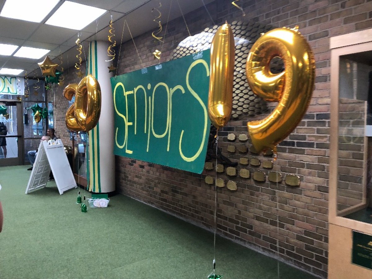 WELCOME BACK. On August 16, all students were welcomed back to school. The PTO had various decorations set up in the front office to welcome students back and to celebrate the seniors.
