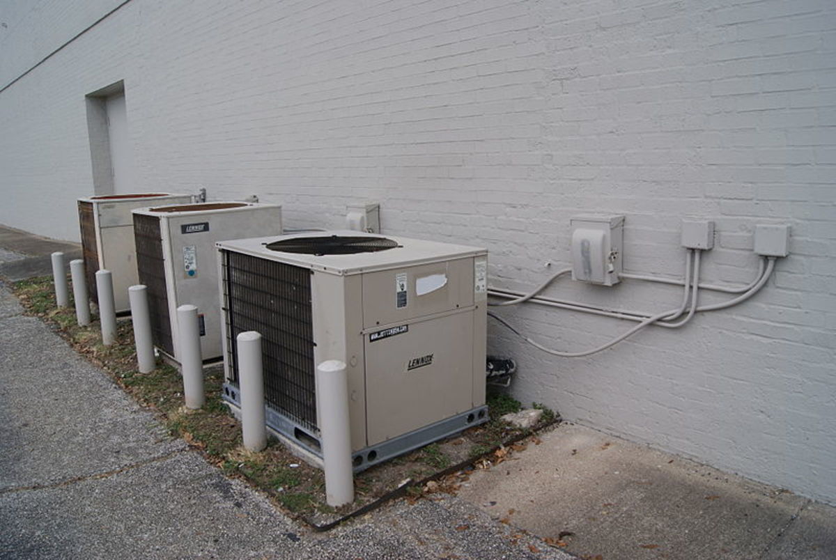 WOW. This photo shows a line of air conditioners. The state of Ohio is debating passing a bill that will use school funds to provide air conditioning in the whole school. This is because students' performance is impeded when the climate is not ideal.