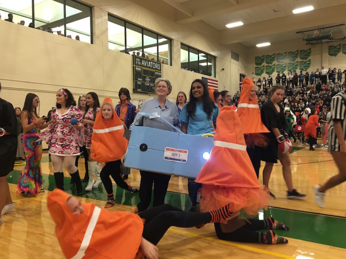 Seniors dress up, enjoy tradition