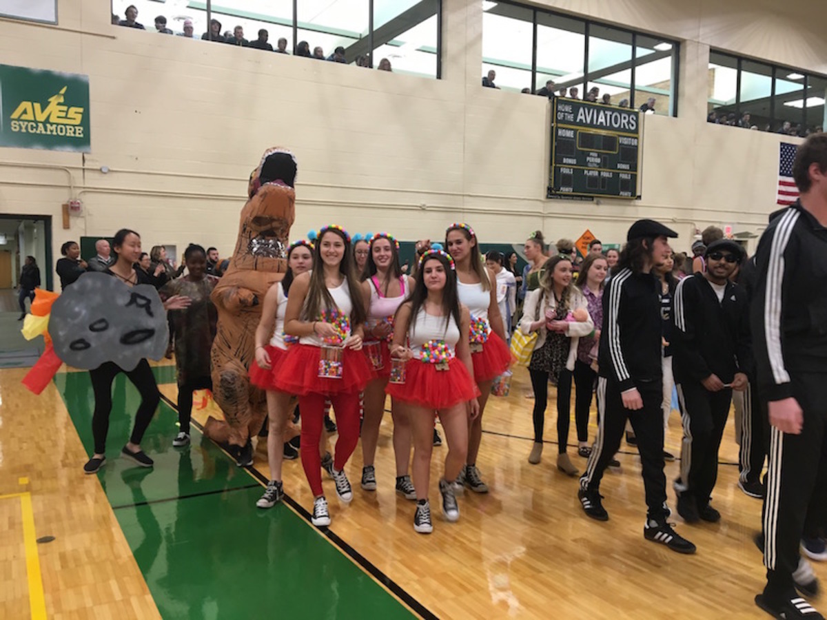 Seniors dress up, enjoy tradition