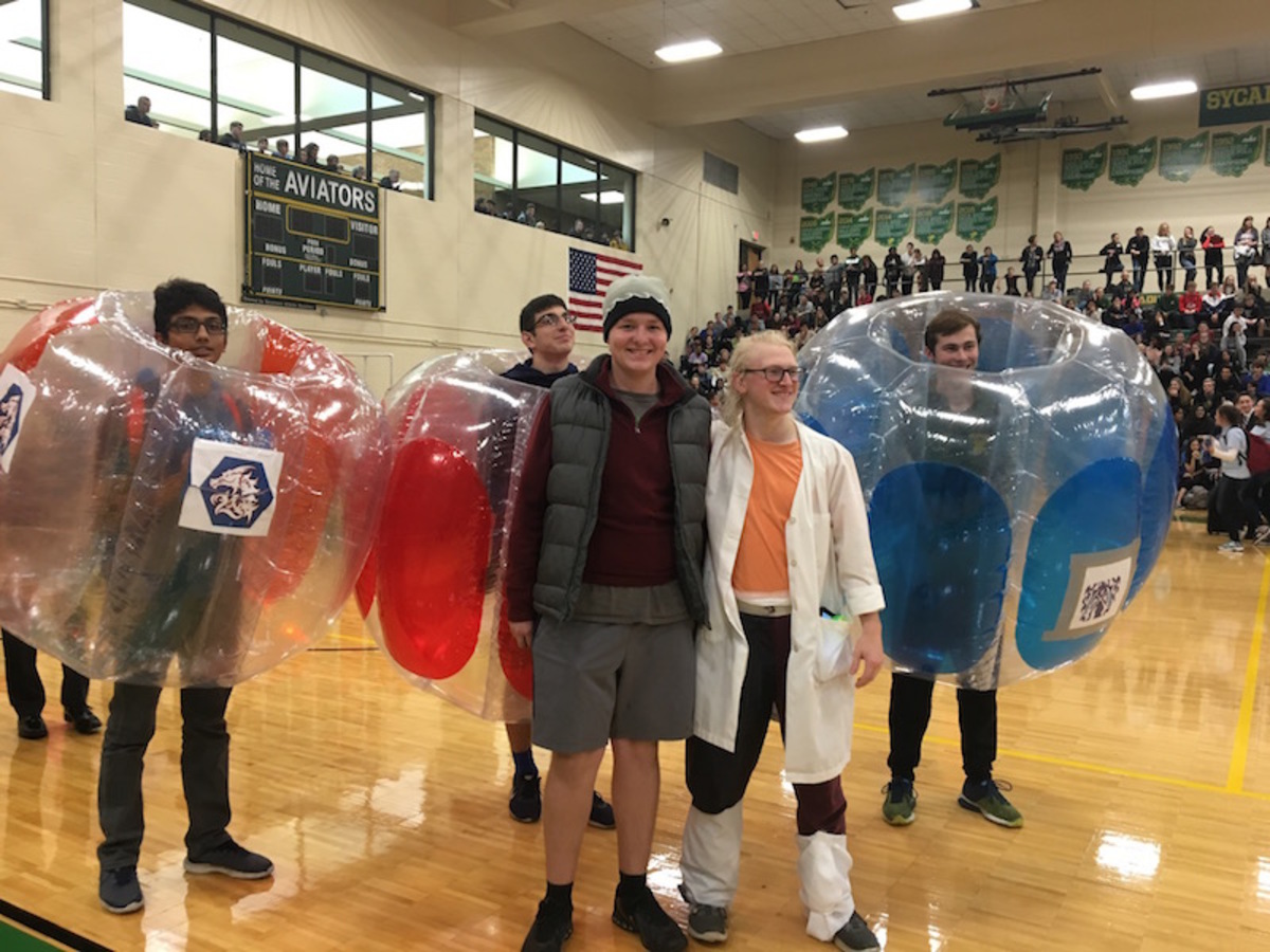 Seniors dress up, enjoy tradition