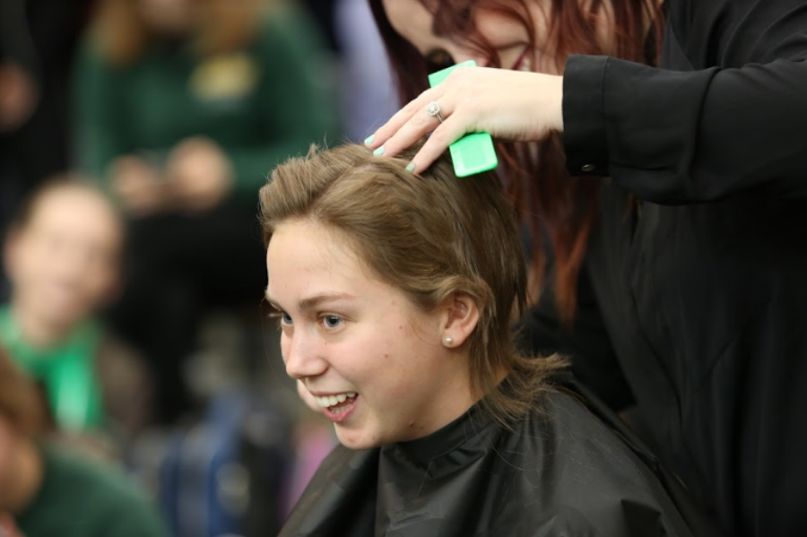 Students help Fashion for the Cure