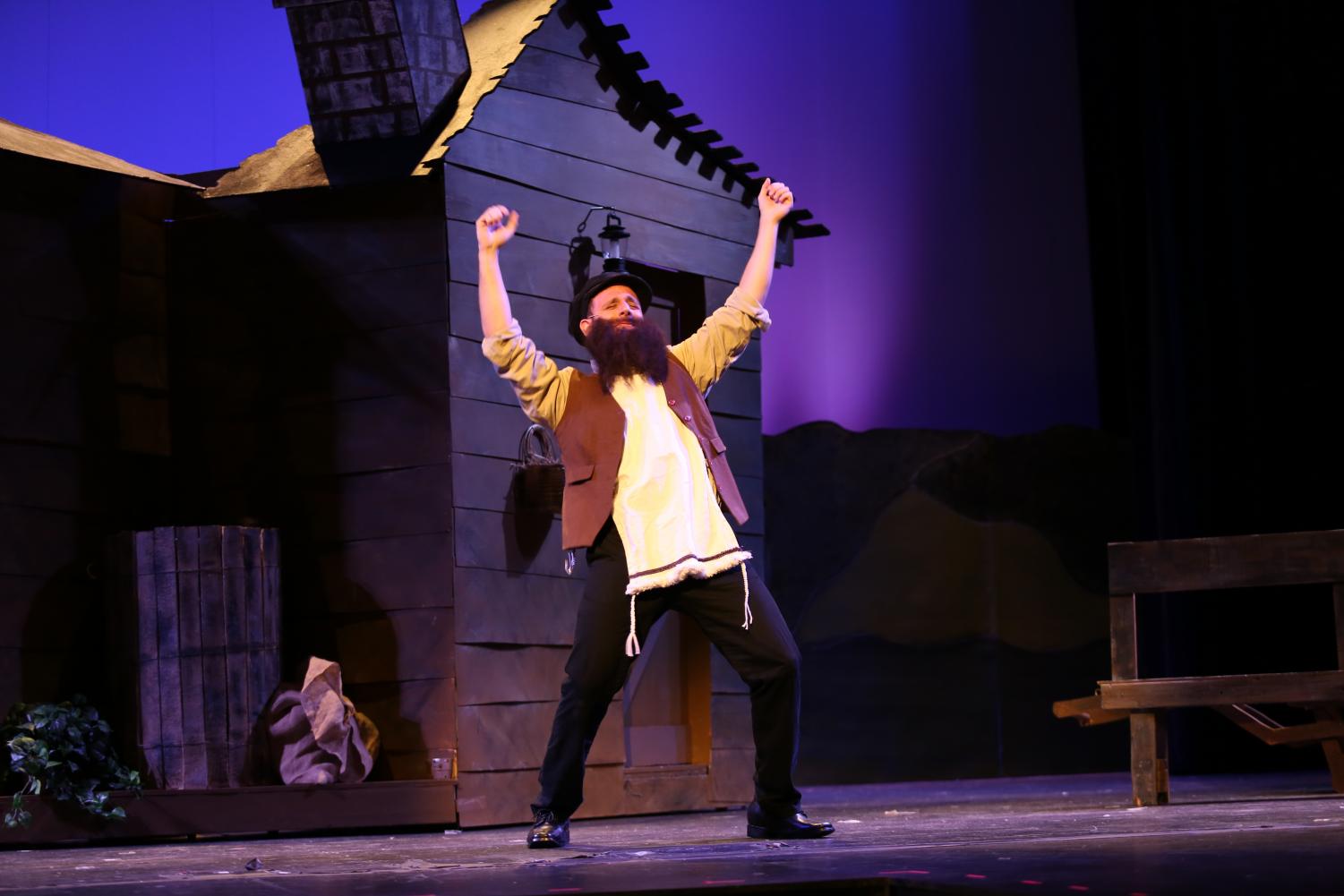 Aves Theatre presents: “Fiddler on the Roof”