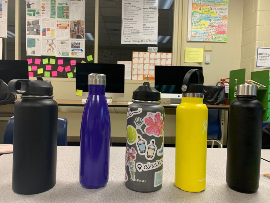 SEA+OF+METAL.+Hydroflasks+are+a+staple+among+students+in+most+classes.+They+vary+in+color+and+shape%2C+allowing+the+user+to+buy+one+that+matches+their+aesthetic.+The+abundance+of+these+water+bottles+is+only+one+common+trend+observed+today+in+the+sustainability+movement.%C2%A0