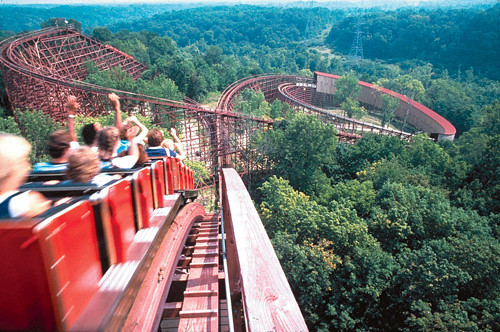 HALLOWEEN AT KINGS ISLAND? Kings Island is a popular attraction for many SHS students and families. With the annual Halloween Haunt approaching, many have raised questions about how the pandemic has affected Kings Island’s event. New restrictions apply to the park, and new social distancing rules have been enforced. Kings Island also cancelled their annual Halloween Haunt and replaced it with a festival. Want to know more? Read more in the article!